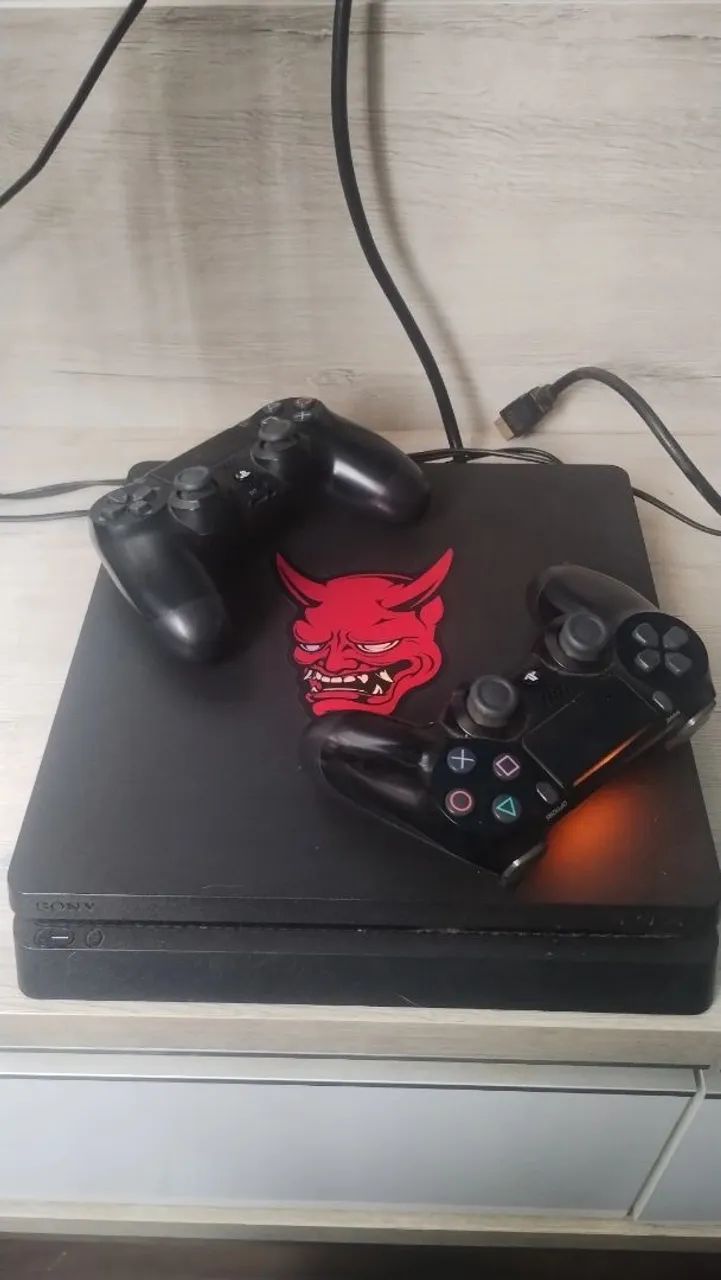 Ps4 slim + controles 