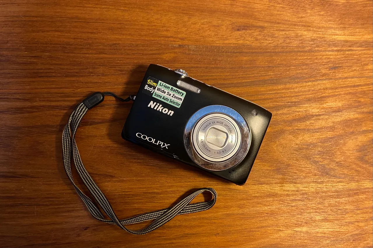 Câmera Nikon Coolpix S630 zoom ótico 7x está imagem - Câmeras e