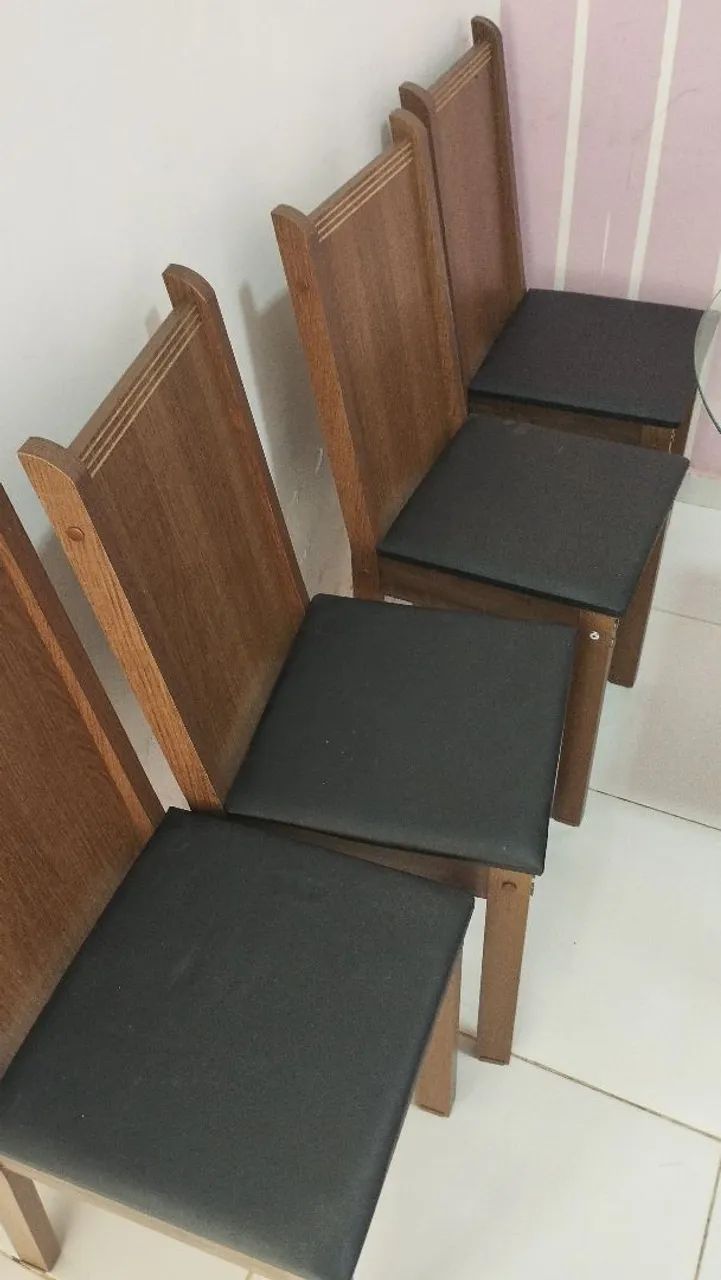 Mesa com 4 cadeiras  - Foto 2