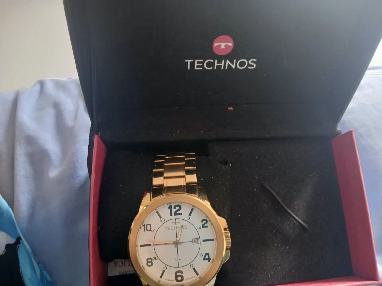 Vende 02  relógios 1 technos e o outro Magnum em ótimo estado. - Foto 2