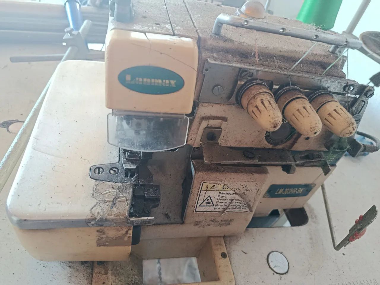 Máquina de costura 