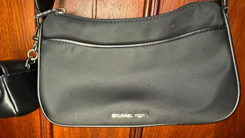 Bolsa Michael Kors Tiracolo Nylon Preta Original com Mini Pouch - Foto 5