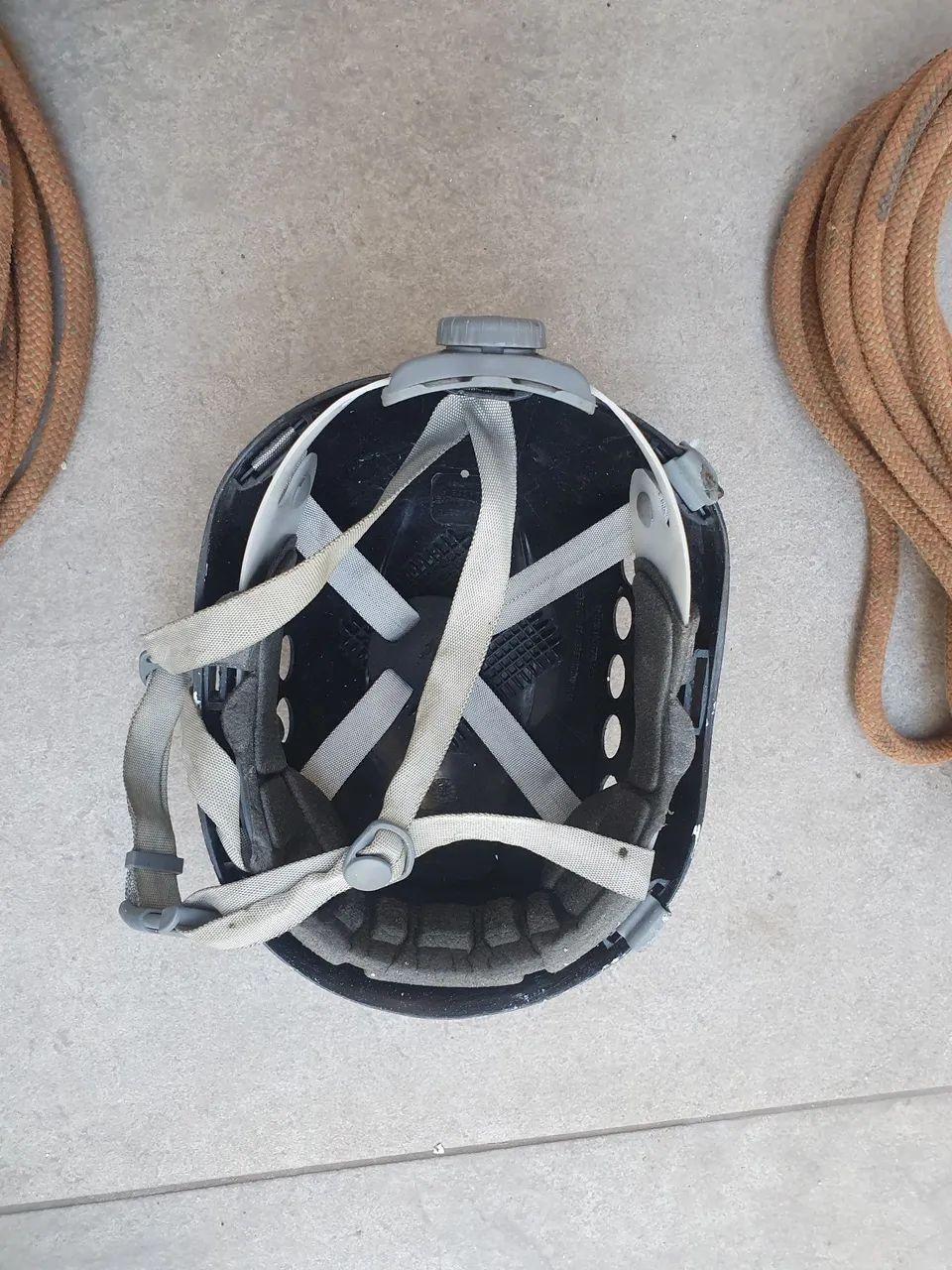Serviço em altura / capacete e cordas.  - Foto 2