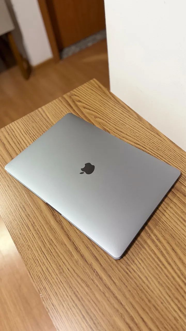 MacBook Pro Touch Bar 2019 - Foto 2