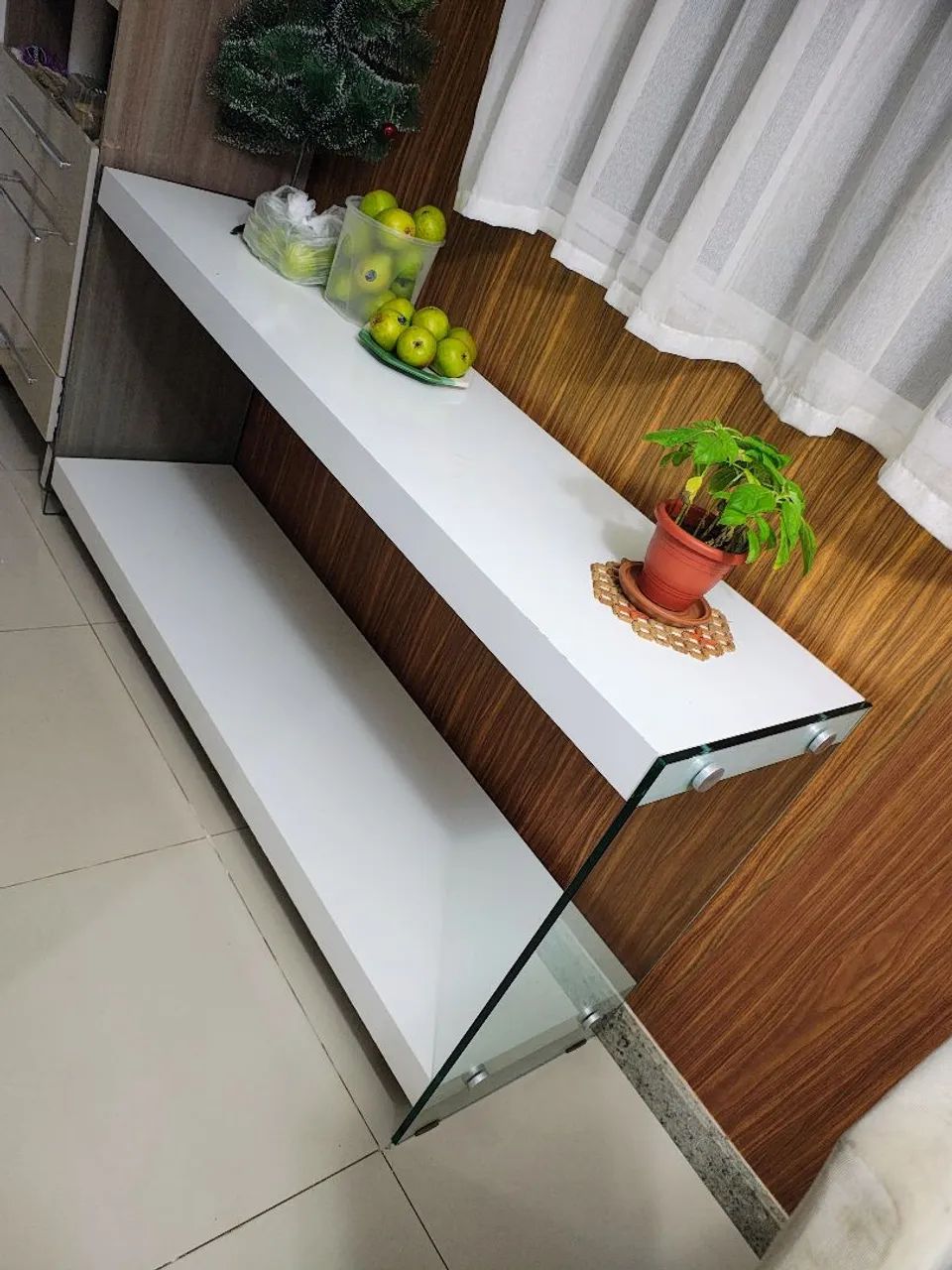 Bancada em MDF e vidro (1.65m x 80 x 45)