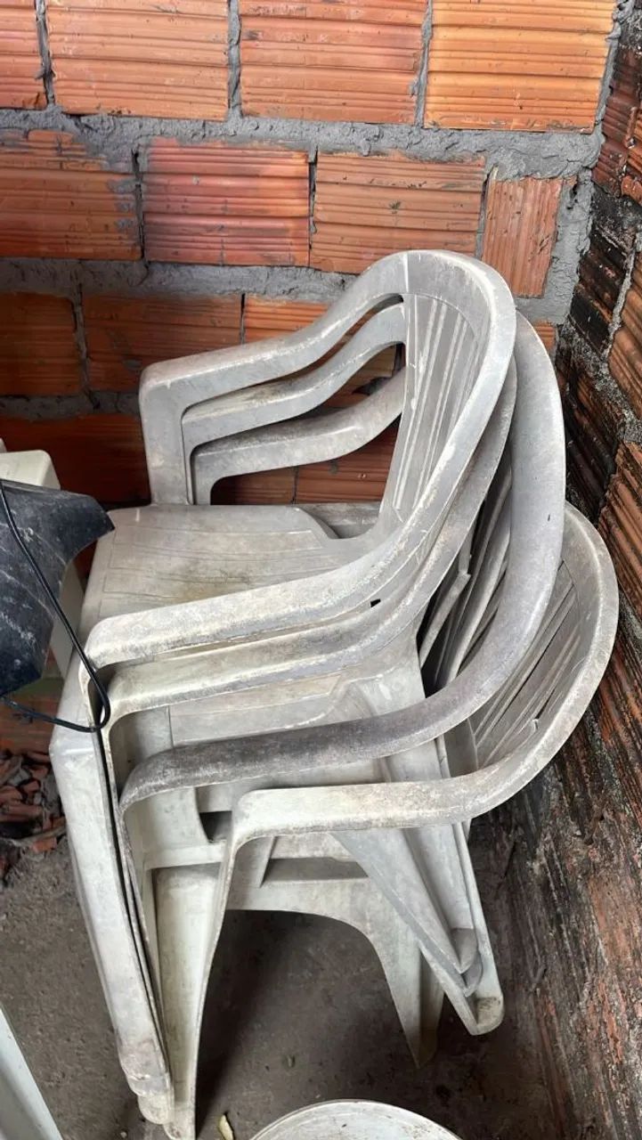 Mesa com cadeira 