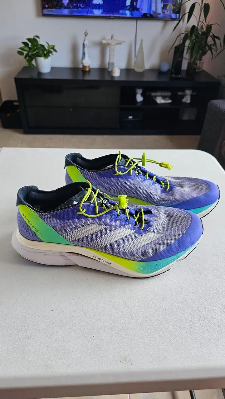 Adidas Boston 12 - Tamanho 44 - Tenis de corrida com placa