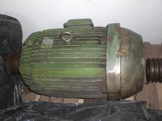 Motor elétrico WEG de 15 CV 880 RPM - 380v 660v