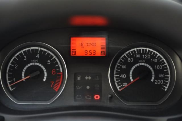 RENAULT LOGAN 1.6 16V SCE FLEX EXPRESSION 4P MANUAL 2011 - Foto 7