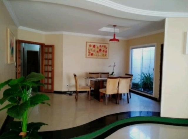 Lindo sobrado aos pés do Park Way, 04 quartos, paisagismo - Foto 4