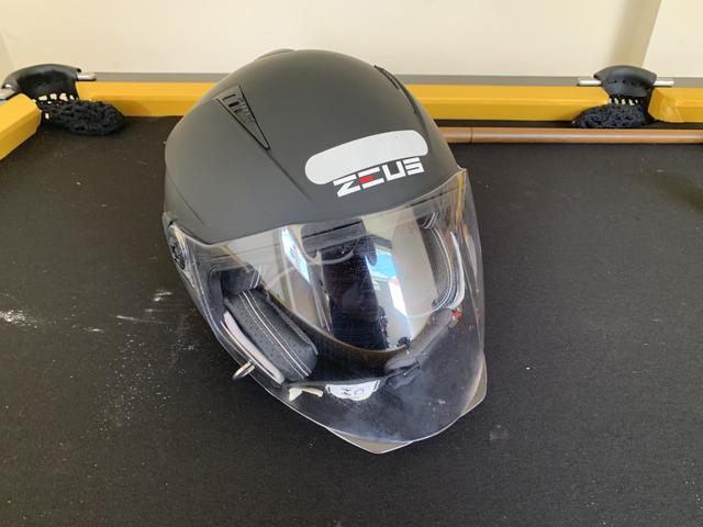 Capacete zeus