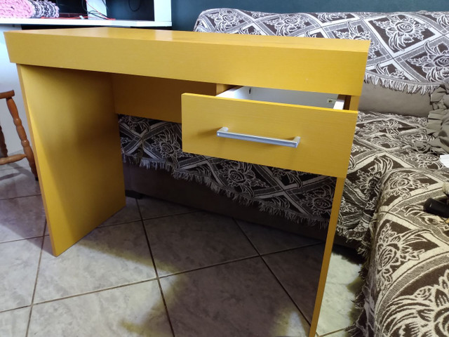 Mesa para computador.