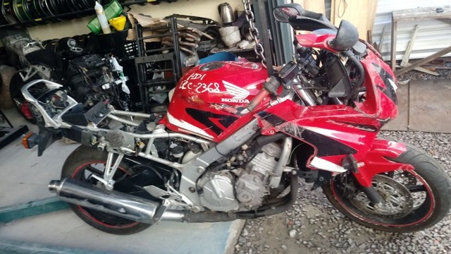 Sucata de moto para retirada de peças CBR 600f 1997 - Foto 2