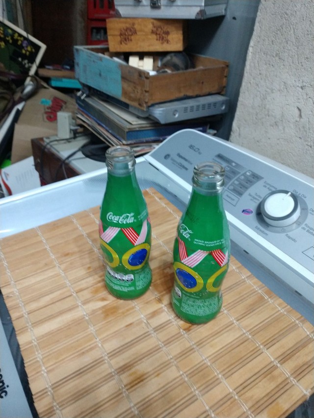 Duas garrafas antigas coleção  - Foto 4