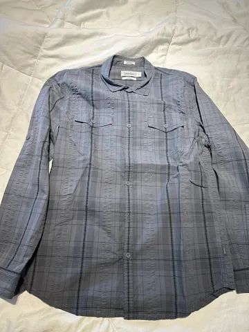 Camisa Calvin Klein tamanho M - Foto 2