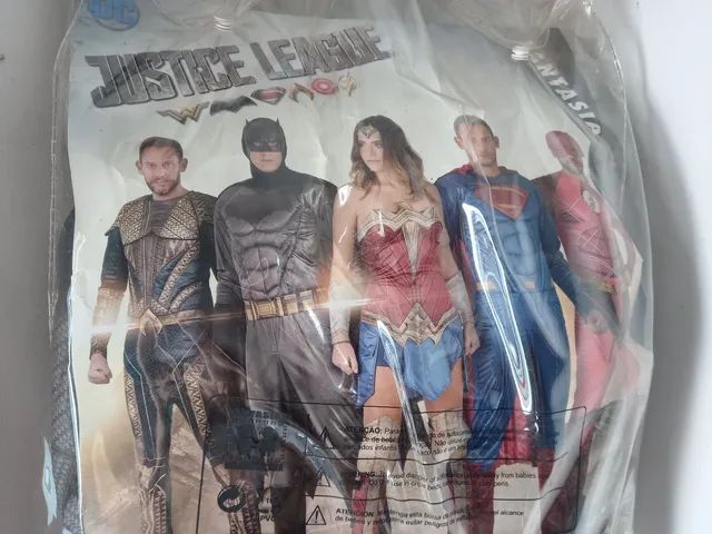 Fantasia, Batman e super homem. 