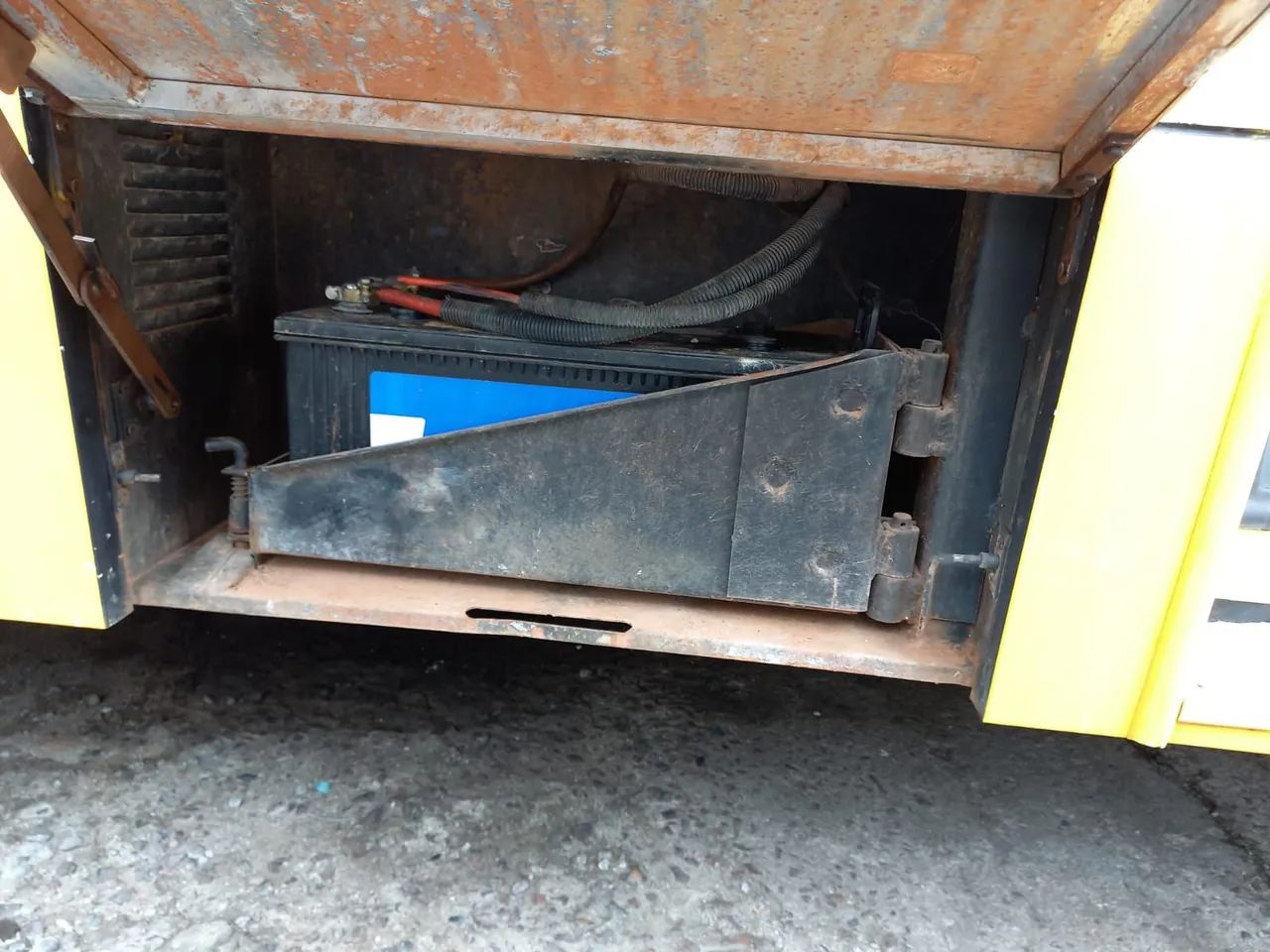 Micro ônibus Iveco 70C17 ano 12/13 - Foto 9