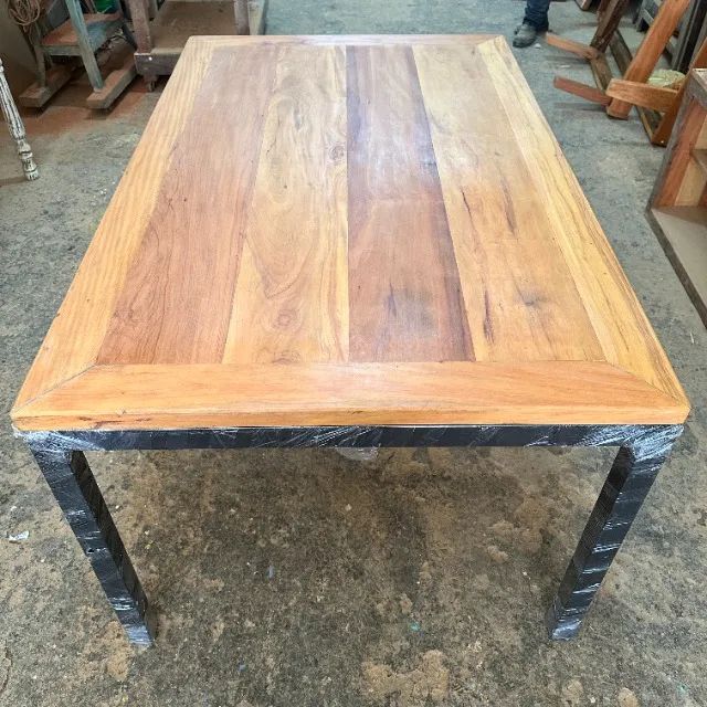 Mesa De Peroba Rosa Com Pé De Ferro Pintura Eletrostática  - Foto 2