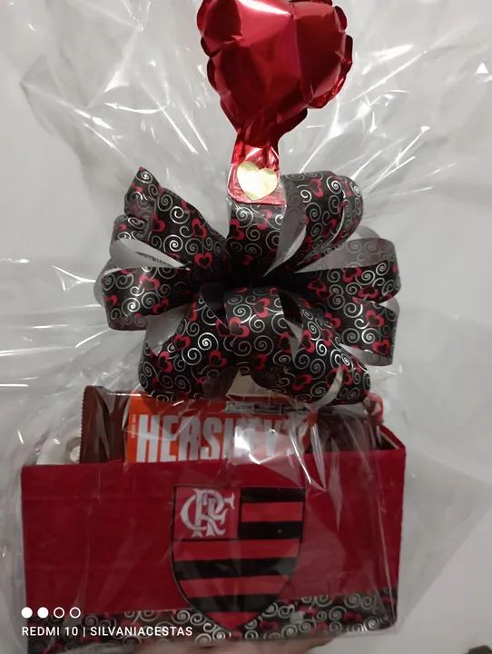 Cestas de cafe da manhã , guloseimas e chocolate  - Foto 3