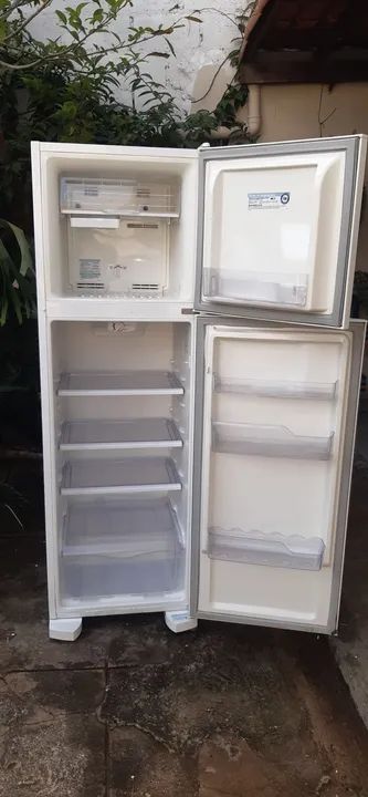 Geladeira Electrolux Frost Free 310 litros - Foto 2