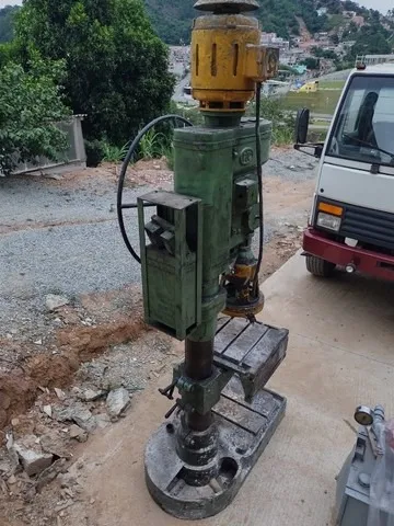 Furadeira de Coluna