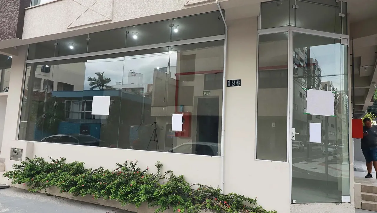 Sala térrea de 50 m2 para locação em local de grande visibilidade