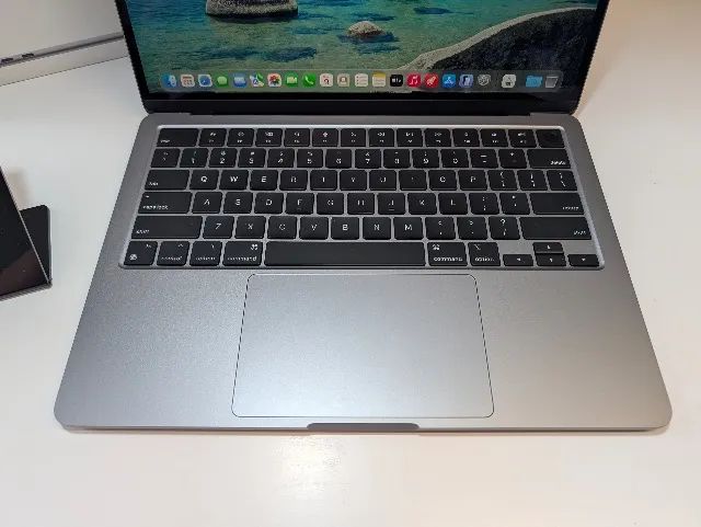 MACBOOK AIR M2 - 16GB/256GB - 1 CICLO + GARANTIA - Notebooks