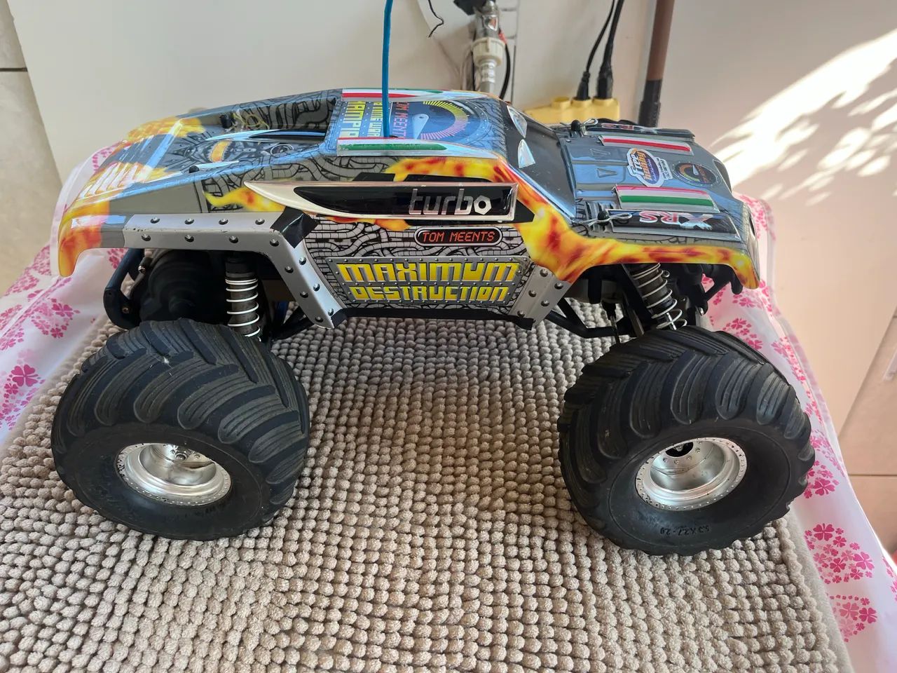 Carrinho Traxxas elétrico  - Foto 4