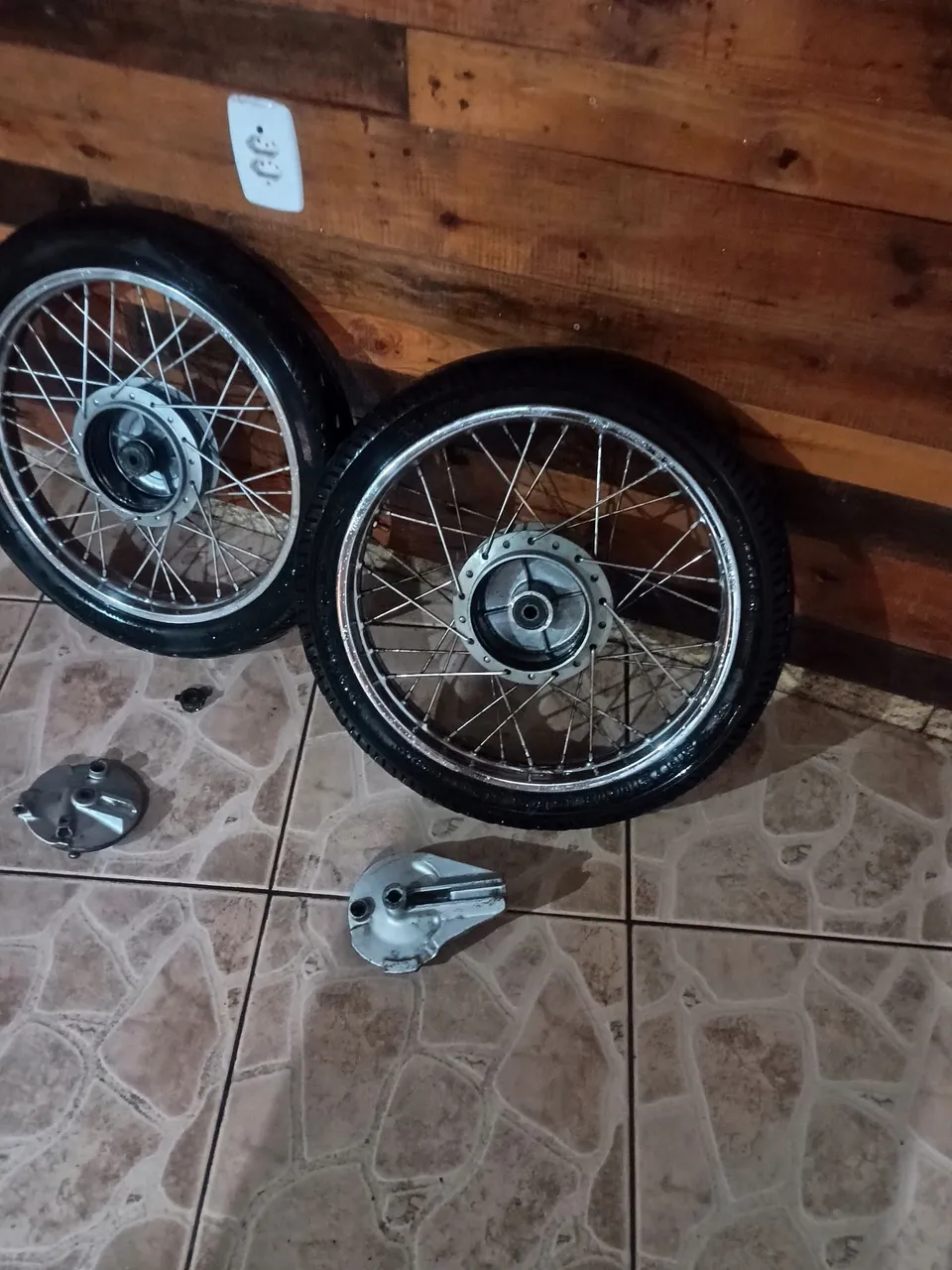 Jogo de roda da Titan 150 freio tambor