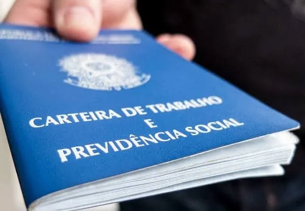 Vaga para cozinheira com experiência