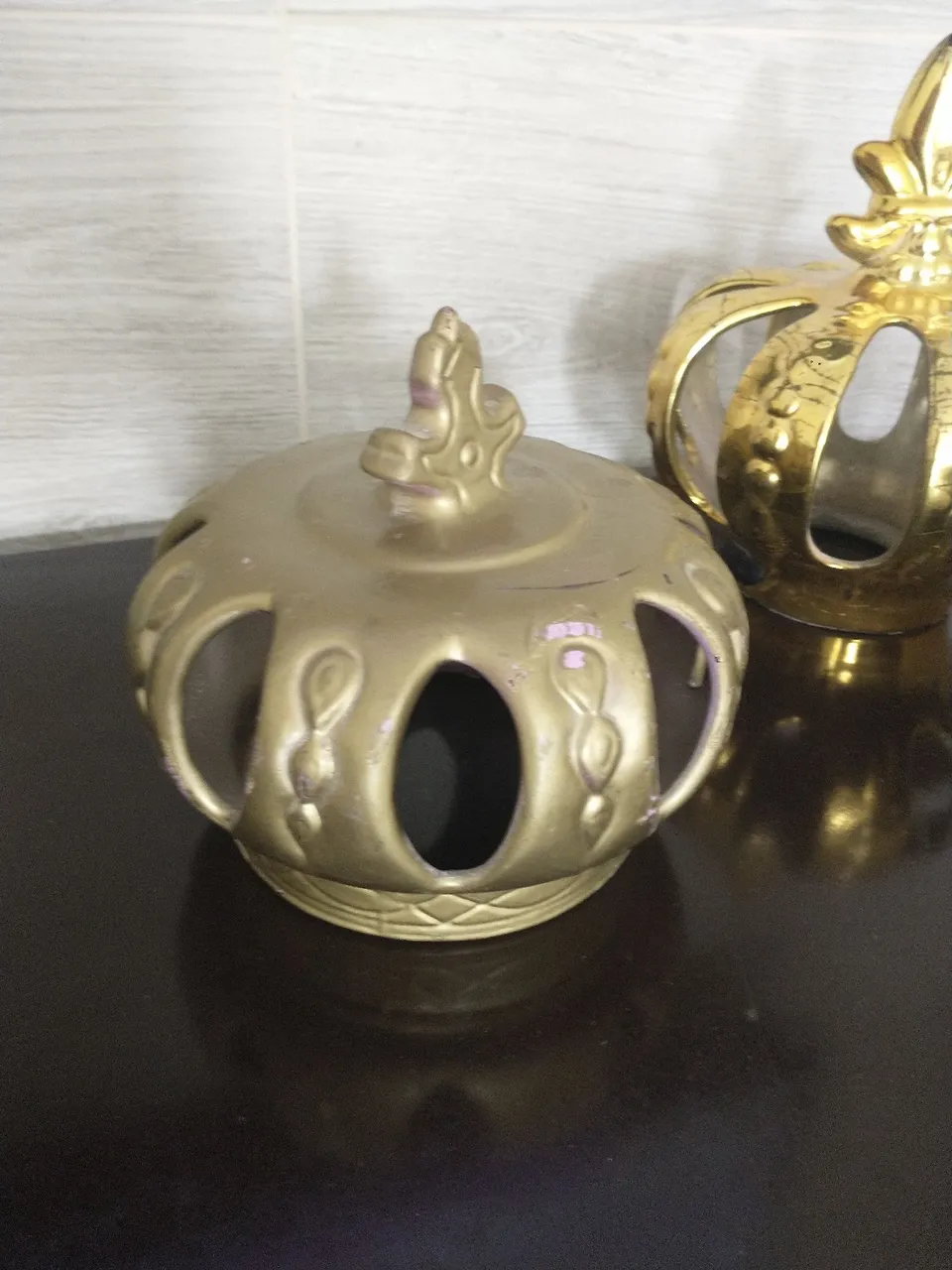 Enfeite de Coroa Dourada