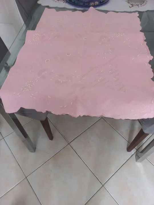 Toalha de Mesa Bordada - Rosa - Foto 2