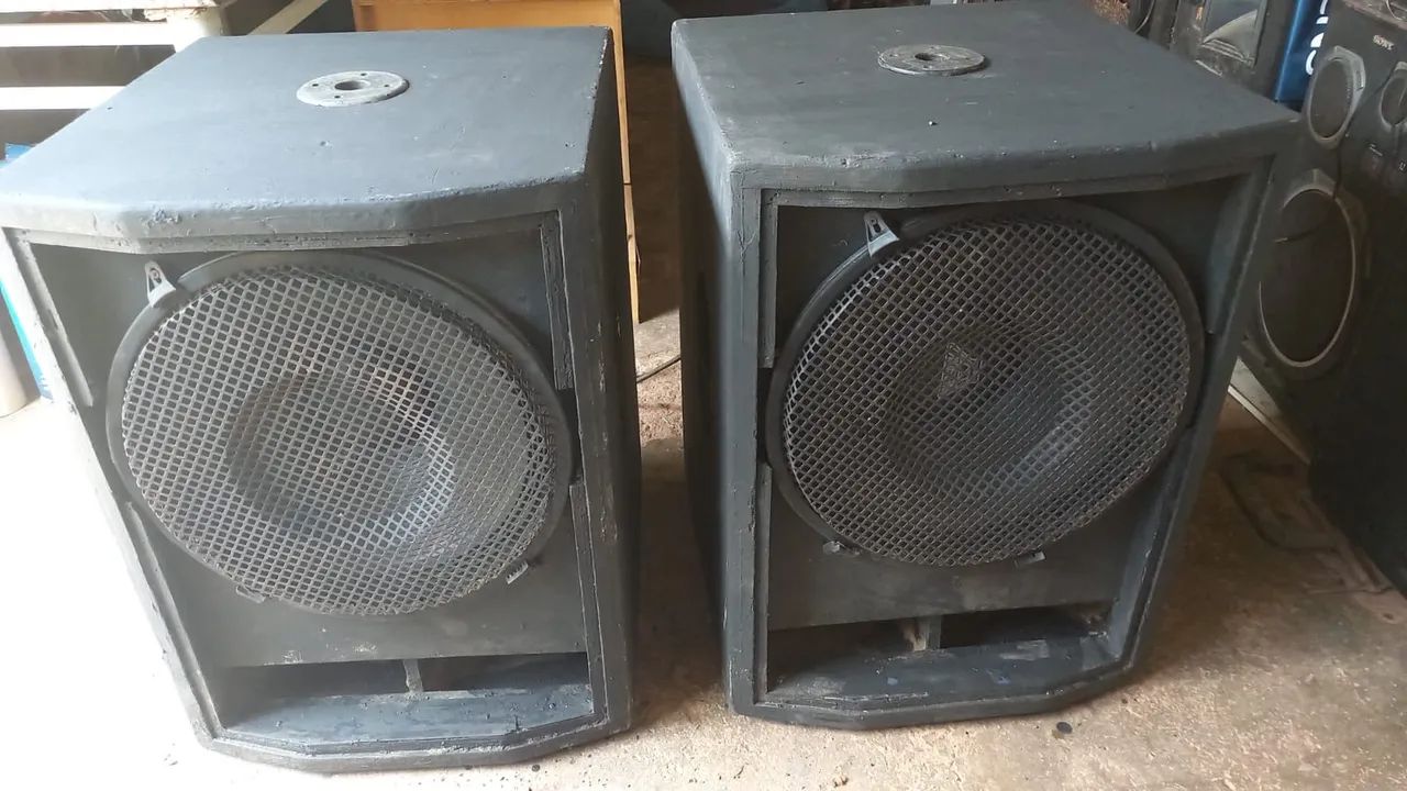 Duas Caixa Sub Grave 18 800w Oversound - Foto 2