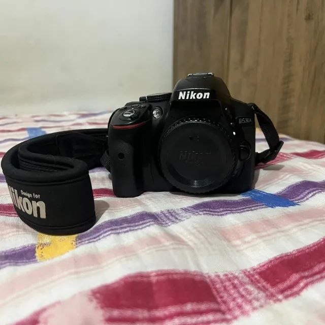 Câmera Nikon D5300 (somente corpo)64318752315010123
