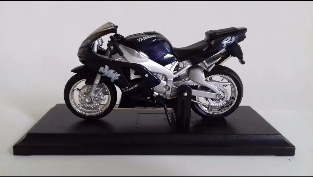 Miniatura Yamaha YZF-R1 Maisto - Foto 2