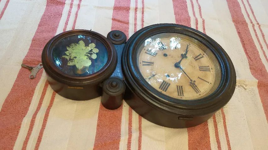 Relógio de Parede "Oito". Antiguidade de Fabricação Aproximada em 1860. - Foto 5