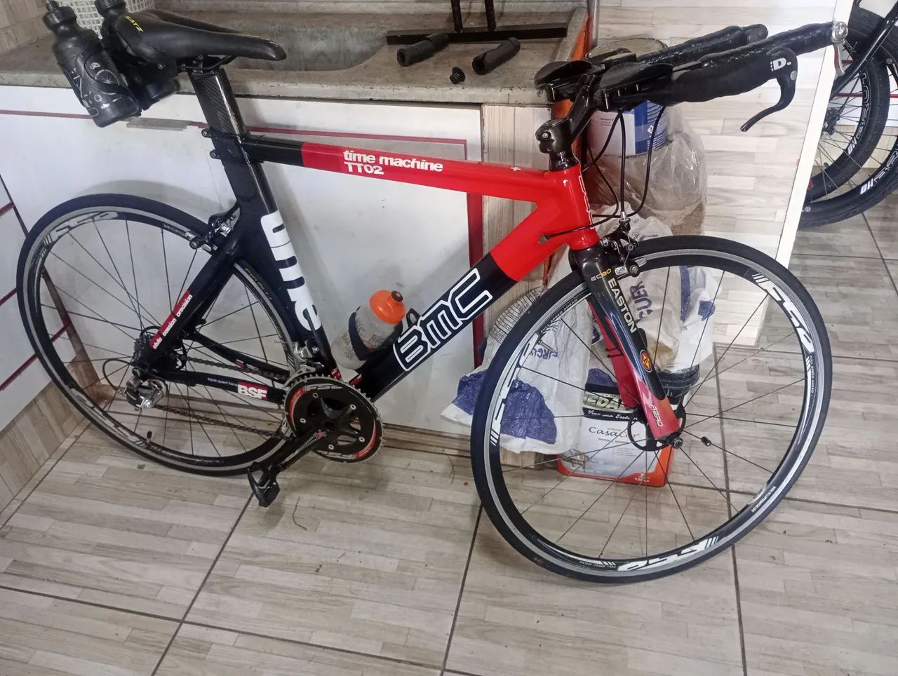 Bicicleta de Estrada BMC Time Machine TT02