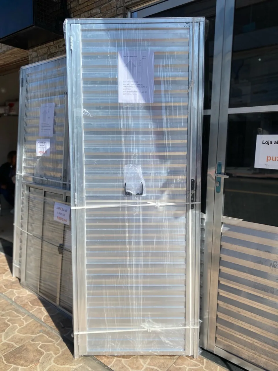 OPORTUNIDADE ÚNICA - PORTA ALUMÍNIO LINHA ECO+ NATURAL 2.10X60,70 OU 80CM