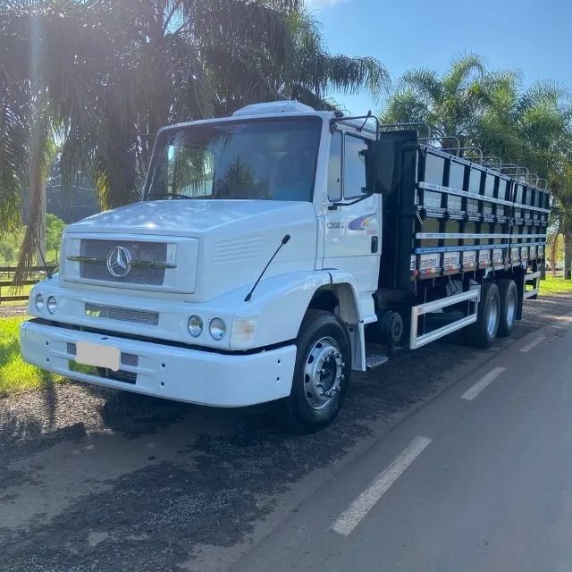 MERCEDES-BENZ 1620 6X2 CARROCERIA GRANELEIRO  ANO 2006