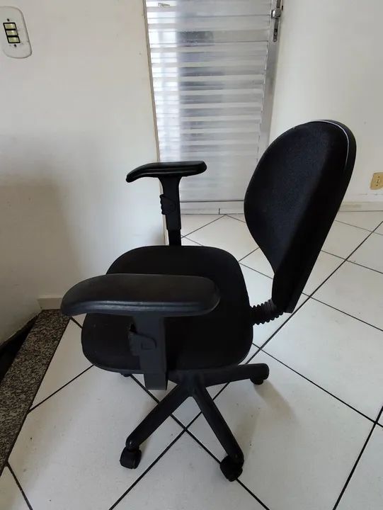 Cadeira de Escritório Giratória com Rodas - Foto 2