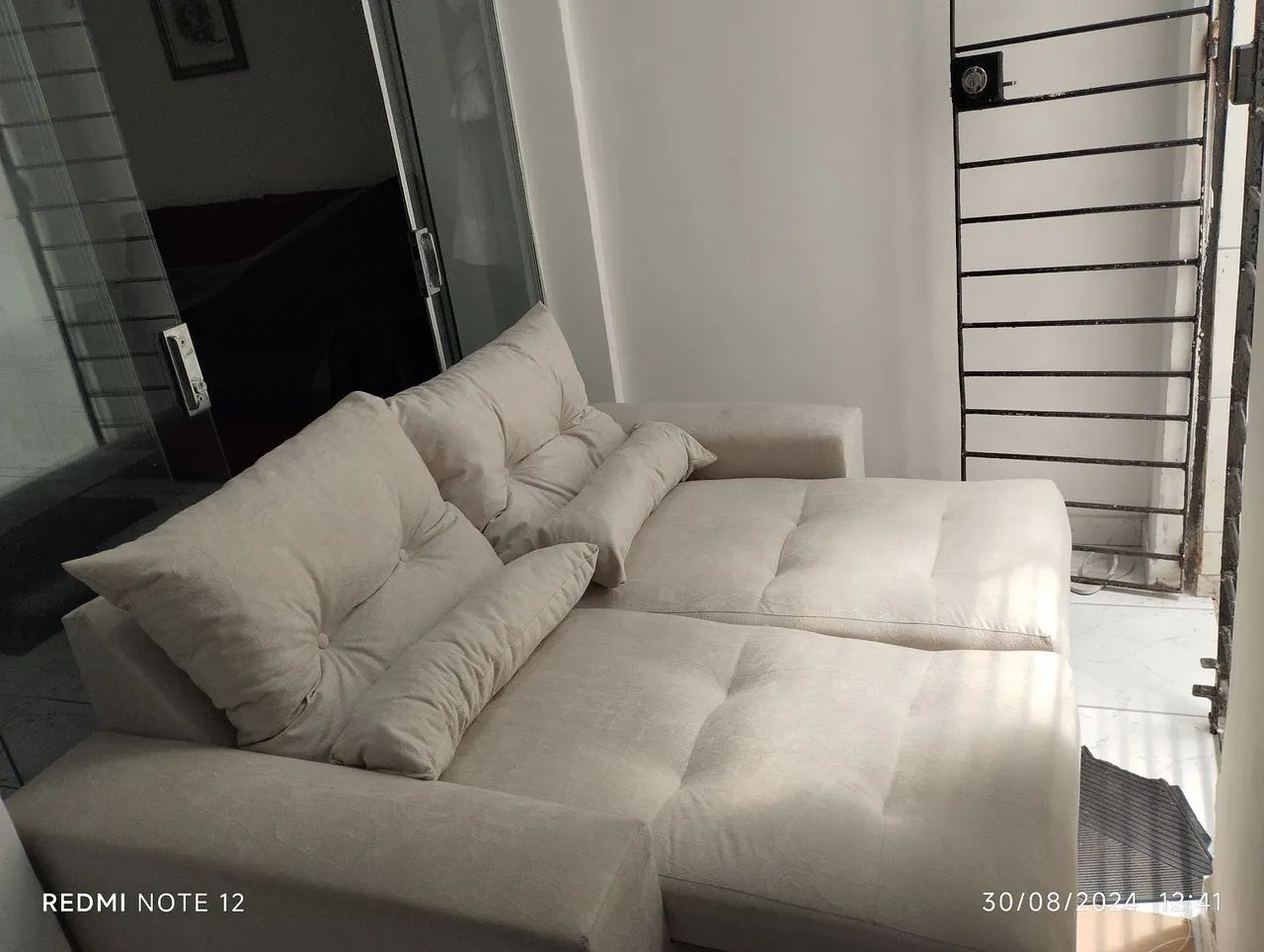 Sofá retrátil  Confortável mais frete - Foto 2