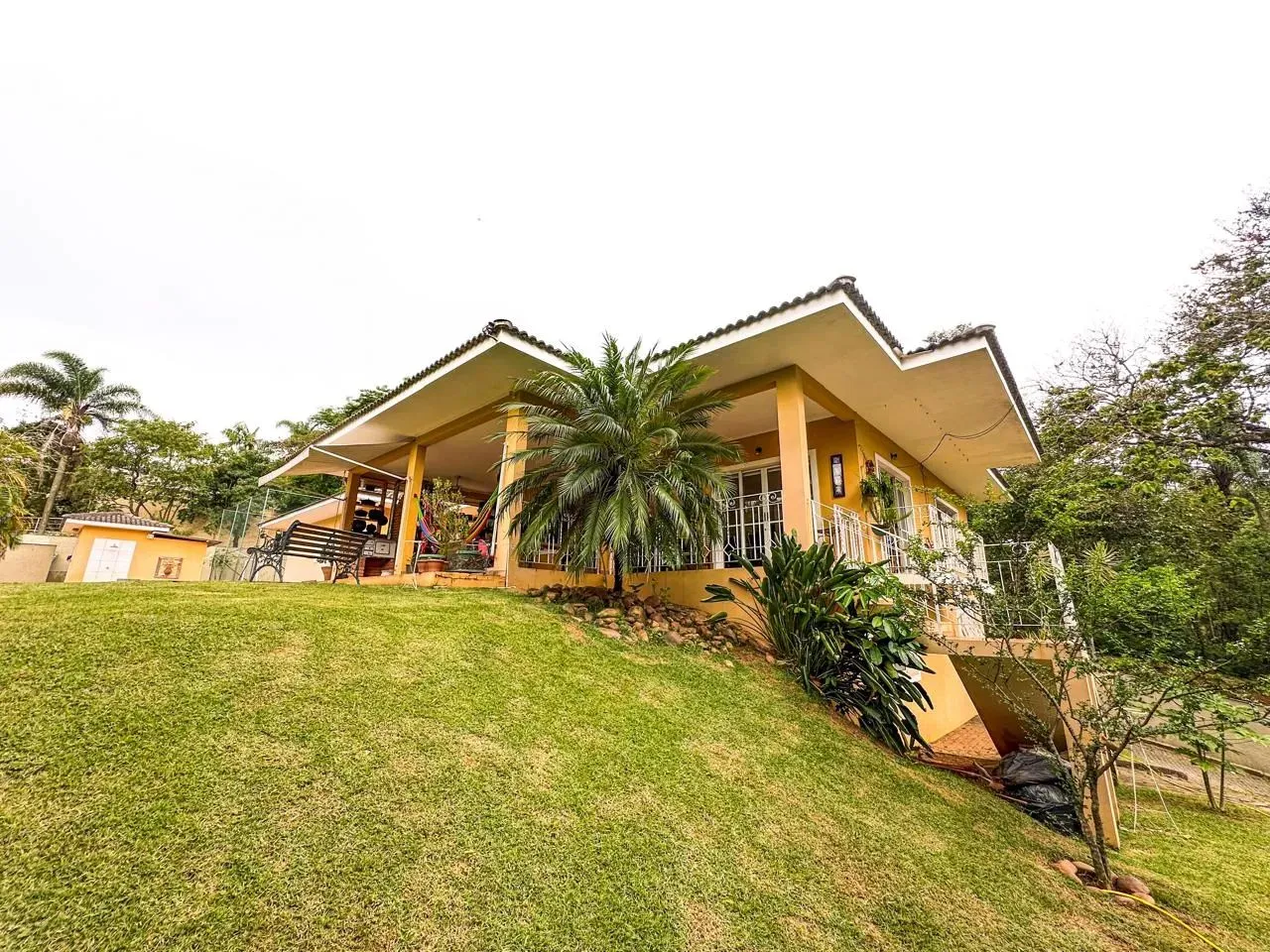 LINDA CASA VILA VELHA A VENDA ALPHAVILLE