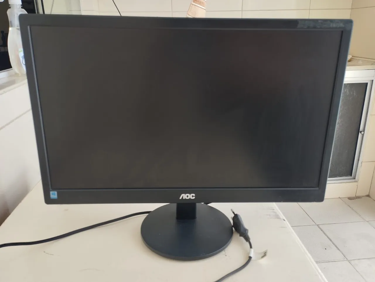 Monitor LCD AOC 18.5", preto, anti reflexo