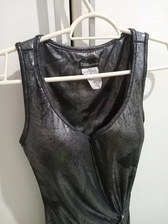 Vestido Metalizado com decote e bojo - Usado - Foto 5