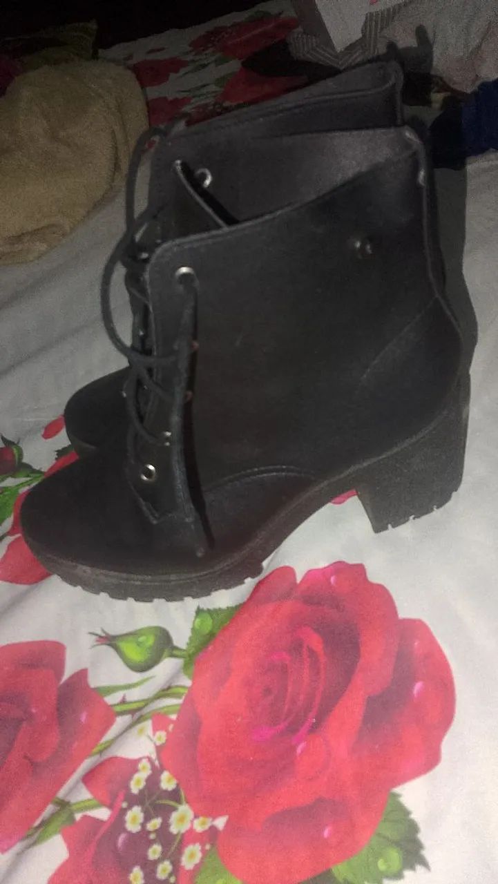 Botas coturno pretas - Foto 2