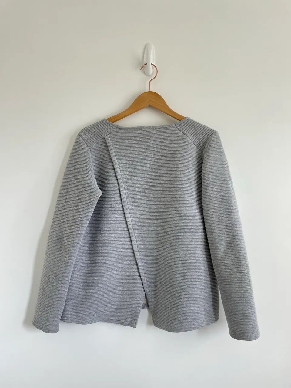 Blusa feminina tam M cinza da Malwee - Foto 2