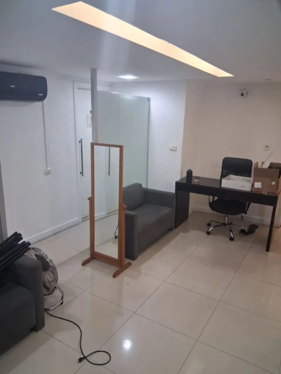 Centro - Sala Comercial para Locação  Próxima à Praça Mauá| Espaço amplo e versátil - Foto 2