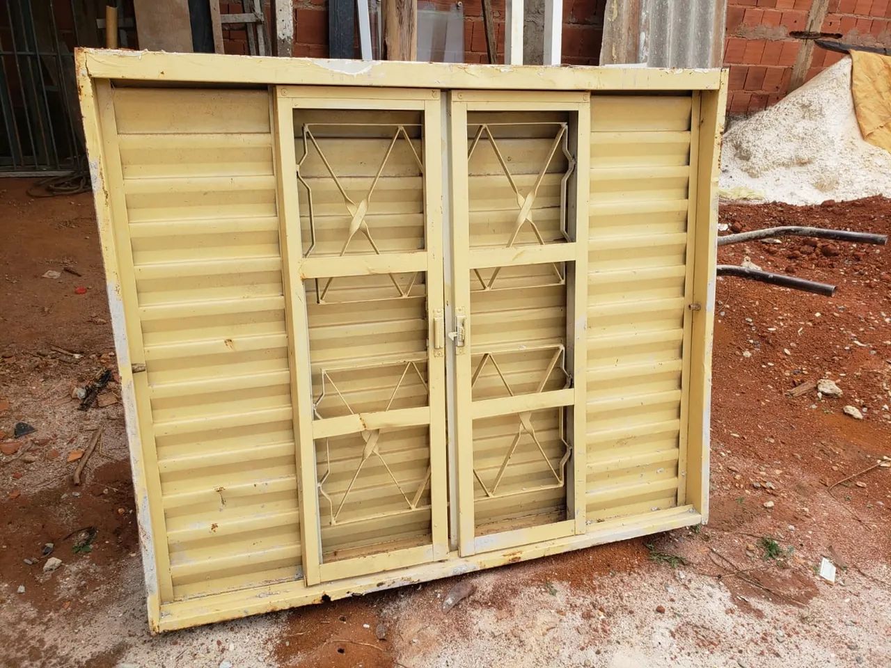 Janelas de proteção em metal - Foto 2