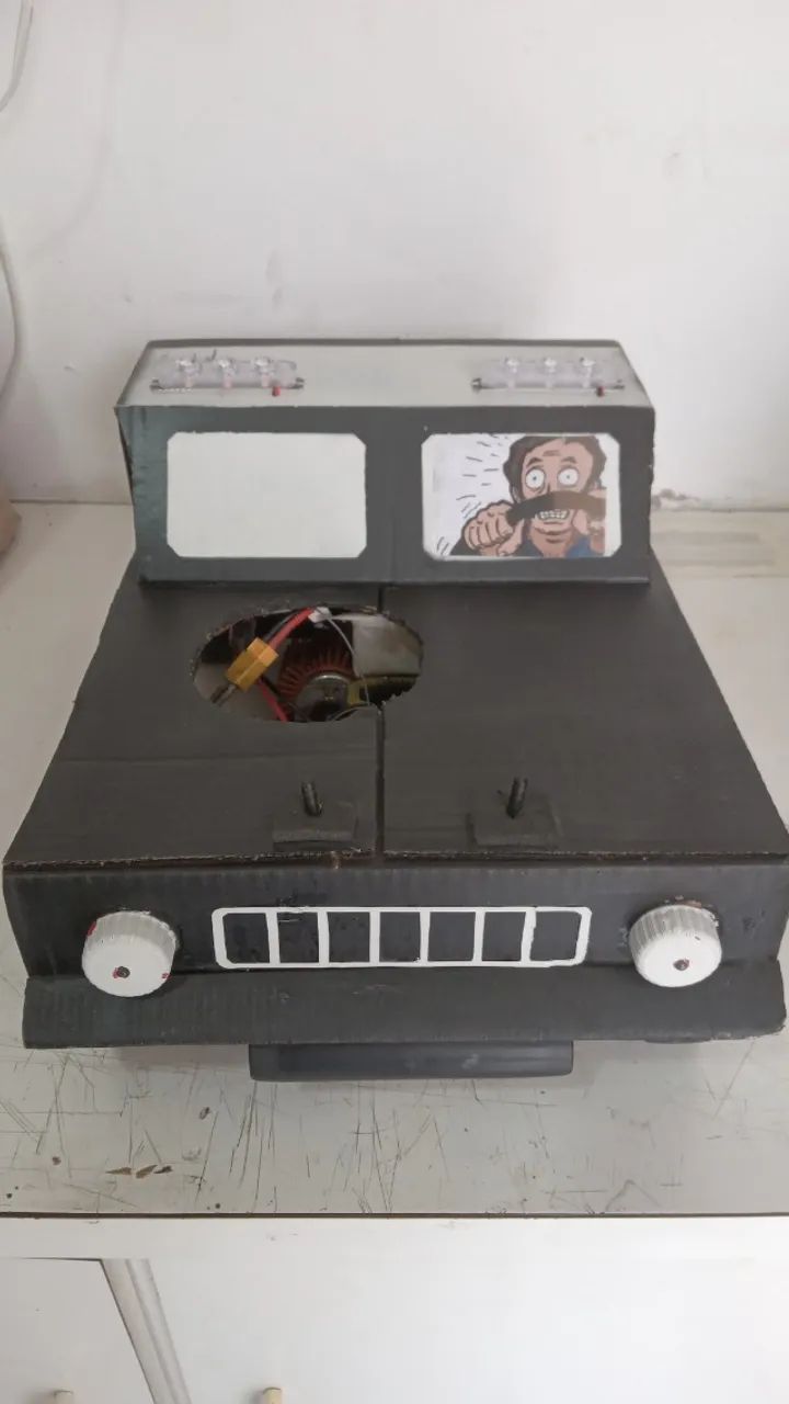 Carrinho elétrico 1/10 com 2 bolhas, rádio controle, completo. - Foto 5