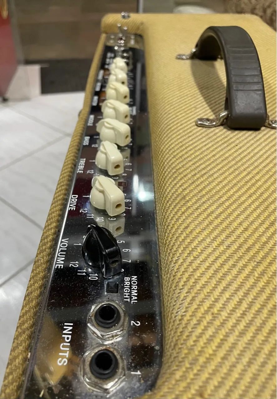 Amplificador Fender Blues DeVille - Foto 4